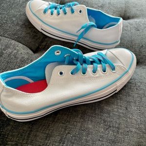 Converse CTAS OX LOW TOP Women’s 8.5 NIB Sneaker